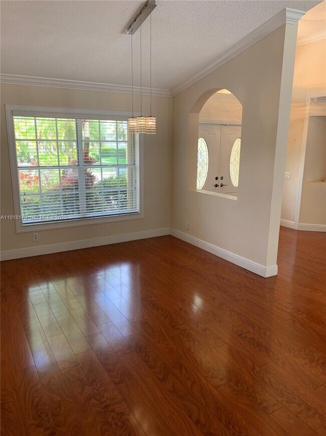 Building Photo - 804 Verona Lake Dr