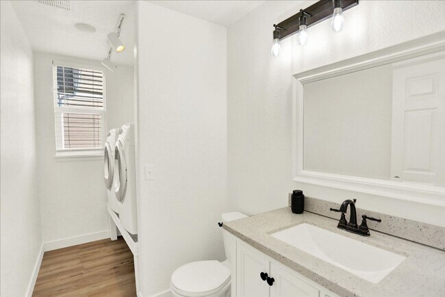 Building Photo - Stunning 3 Bedroom Home in Parker, Mountai...