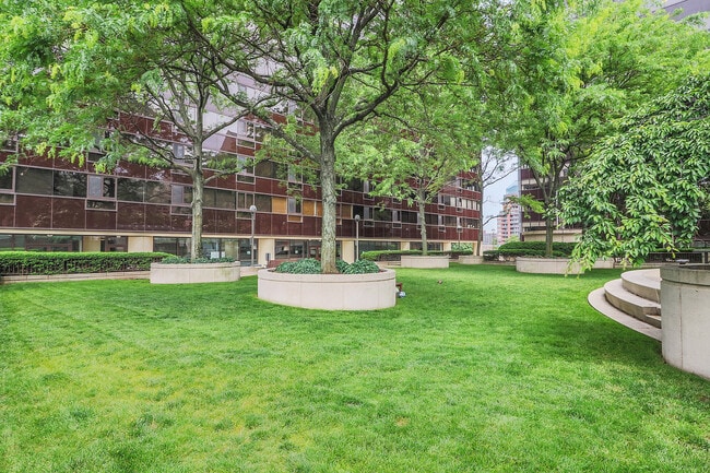 Building Photo - 127 Greyrock Pl