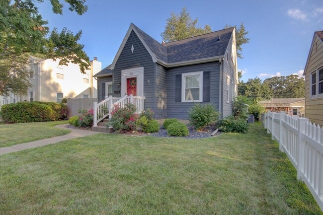 Building Photo - Cute 3 Bed Home