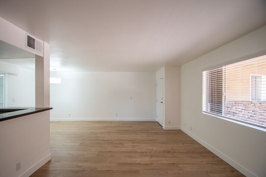 Building Photo - 6401 Riverton Ave