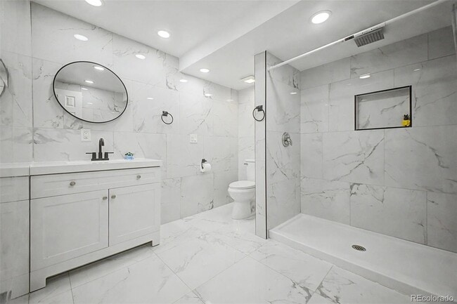 Building Photo - 11467 E Amherst Cir S