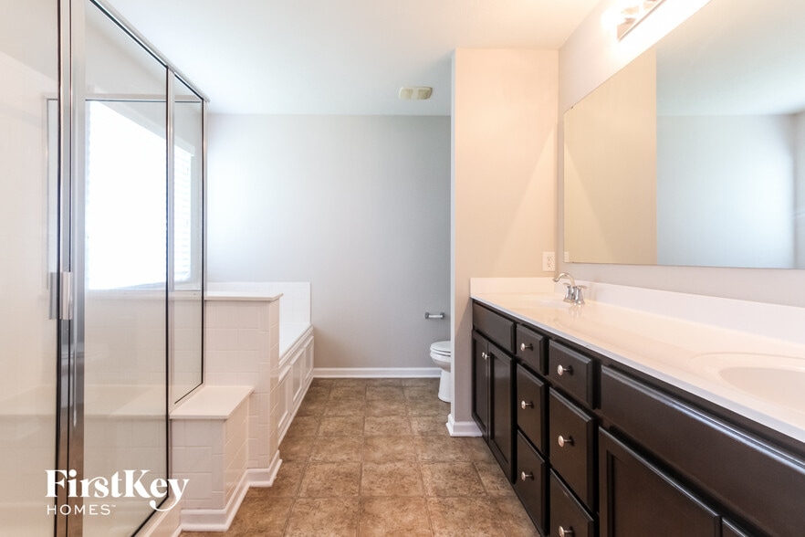 Building Photo - 11231 Dobbins Dr