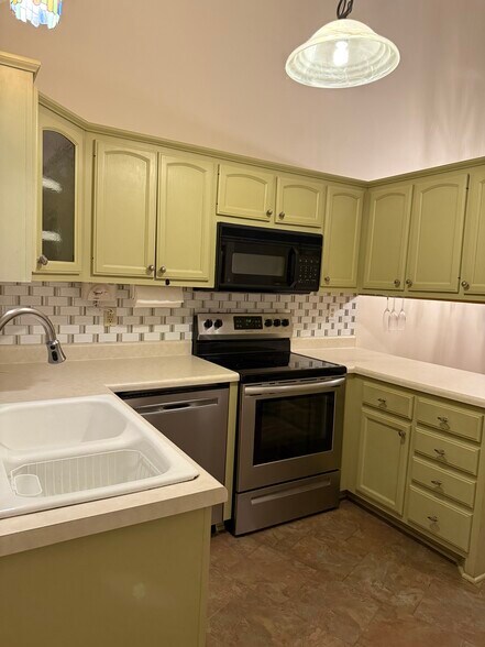 Building Photo - 1637 20th Avenue Ct NE