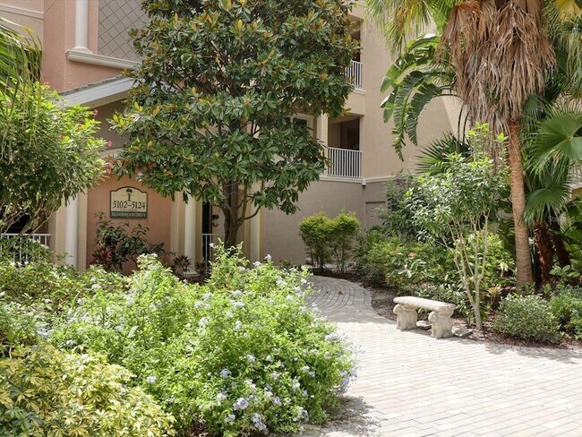 Building Photo - 5122 Manorwood Dr