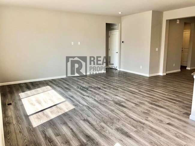 Building Photo - 501 Ranchhand Dr