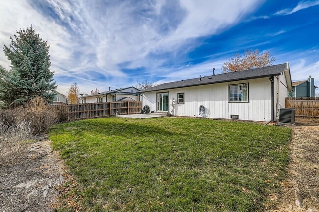 Building Photo - 12960 Hazel Dr