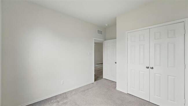 Building Photo - 139 Madrono Dr
