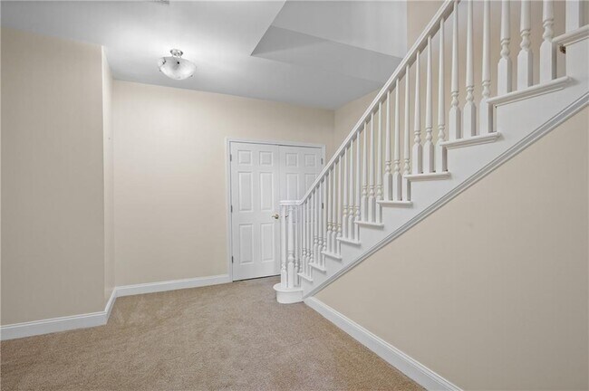 Building Photo - 3334 Peachtree Rd NE
