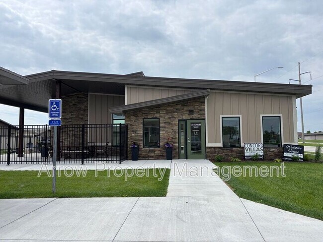 Building Photo - 1161 Claude Rd