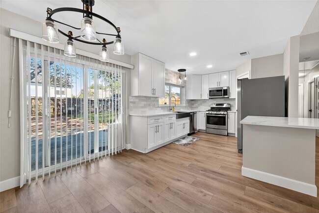 Building Photo - 21234 Park Willow Dr