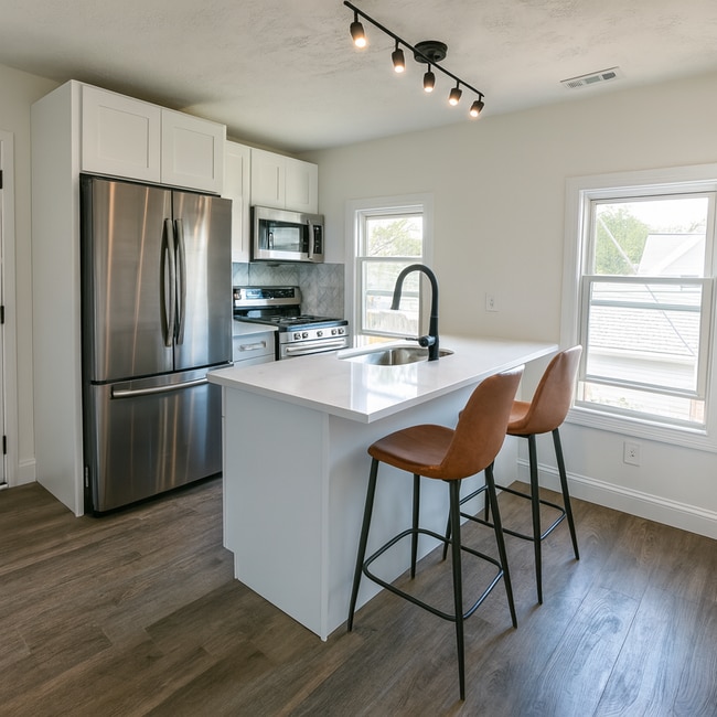 Primary Photo - 2089 W 41st St
