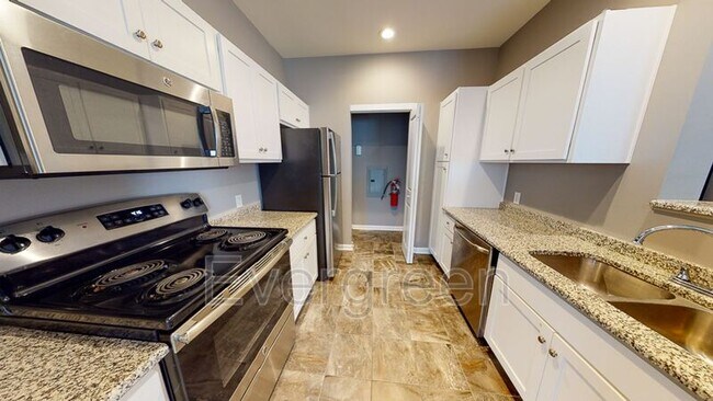 Building Photo - 519 Stockton Ridge