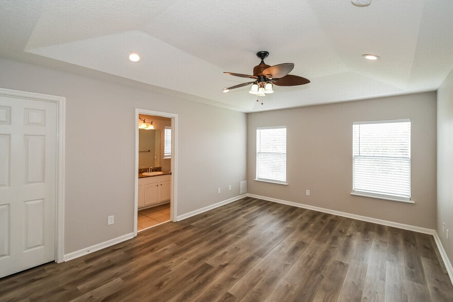 Building Photo - 2139 Fresco Dr