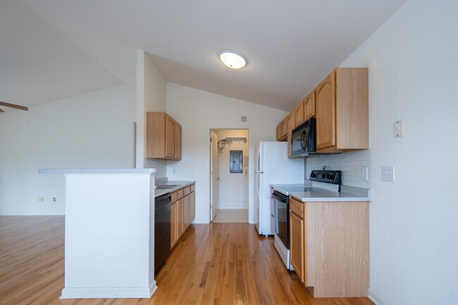 Building Photo - 108 Evergreen Pl