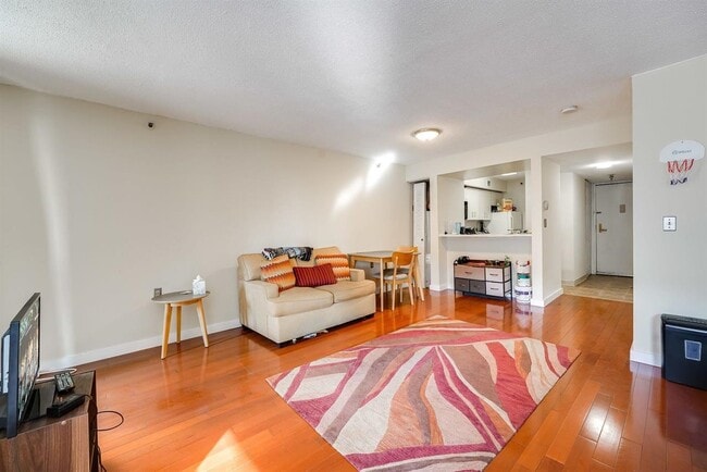 Building Photo - 551 Observer Hwy