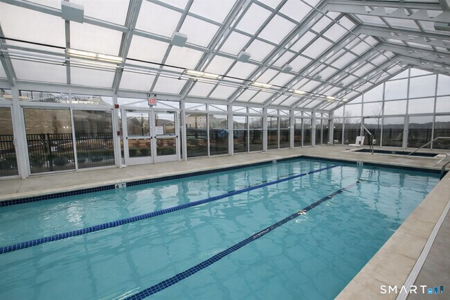 Building Photo - 414 Center Meadow Ln