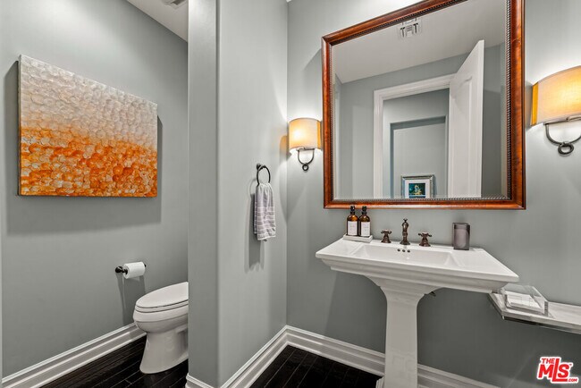 Building Photo - 25400 Prado De Las Peras