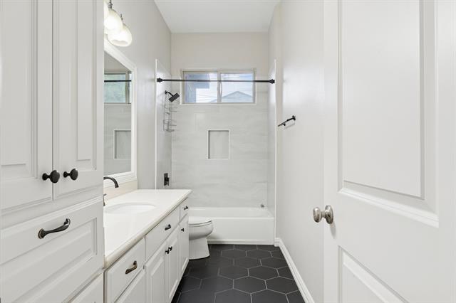 Building Photo - 5200 Longview St