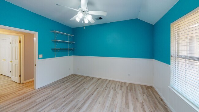 Building Photo - 15224 Calaveras Dr