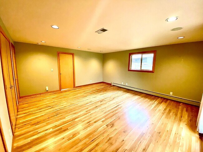 Building Photo - Stunning, 4 Bedroom, 3500 Square Foot, Highland's Home in Boise's North End