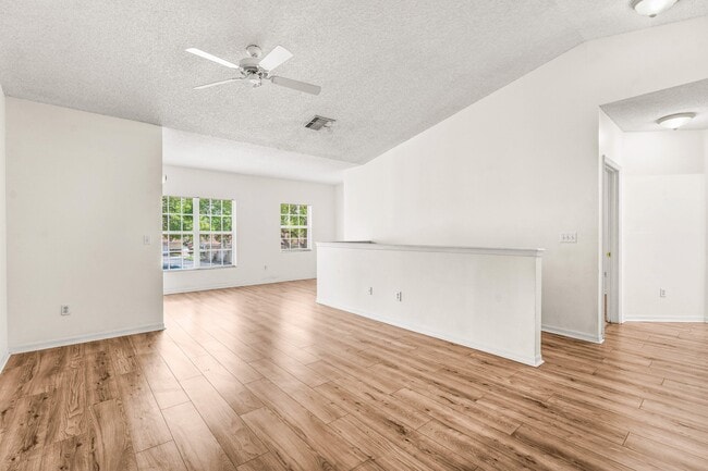 Building Photo - 10336 Fox Trail Rd S