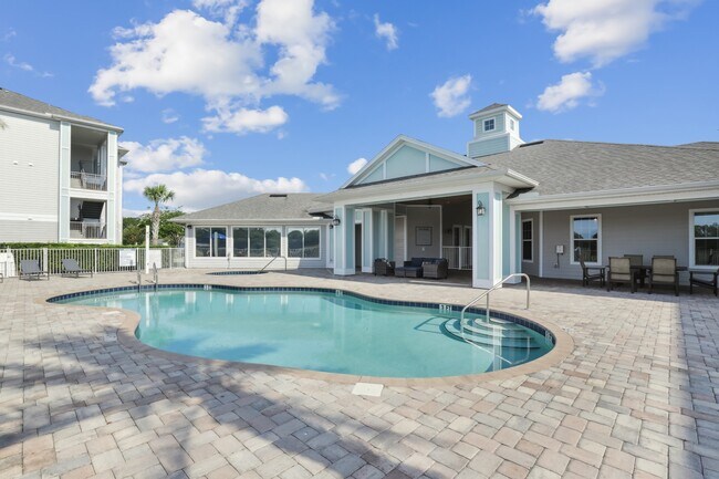 Building Photo - The Ellis