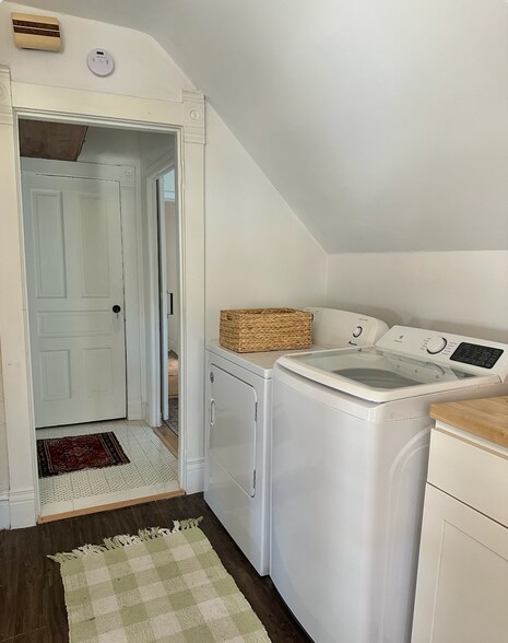 Building Photo - 712 45th St