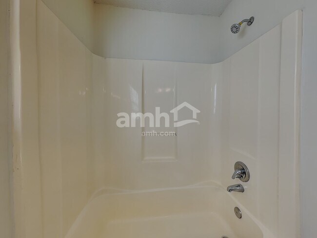 Building Photo - 5420 Springhouse Farm Rd