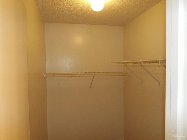 Building Photo - 7033 Weatherwood Dr
