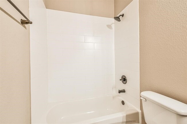 Building Photo - 9896 Grosbeak Ln