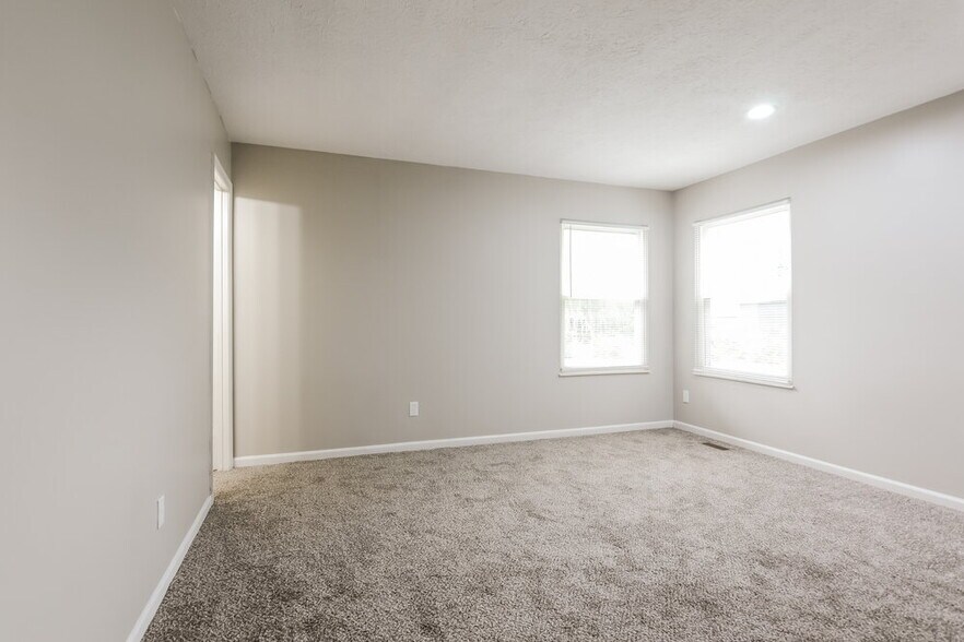 Building Photo - 5722 Pilgrim Dr