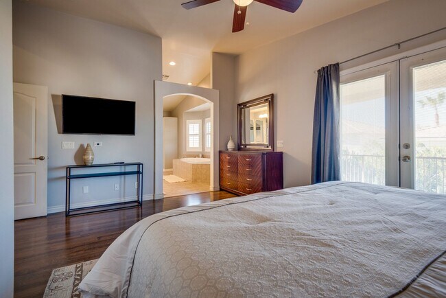 Building Photo - Gated single family home with 4 bed 3 bath...