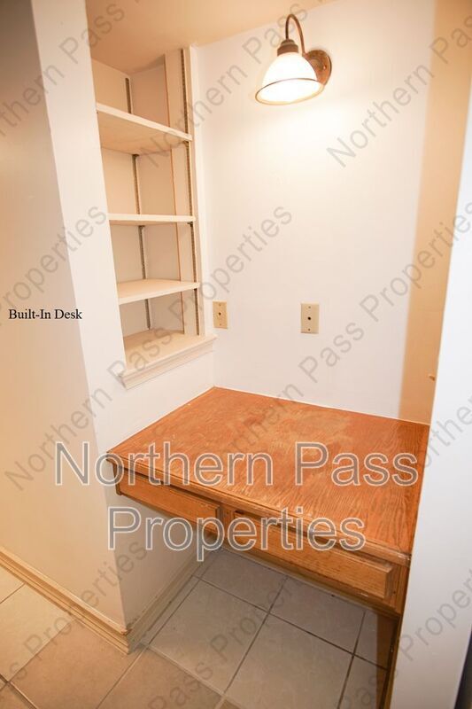 Building Photo - 1808 Gurss Pl
