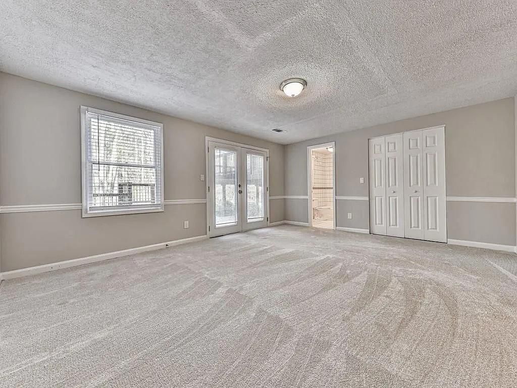 Building Photo - 2189 Chartwell Dr