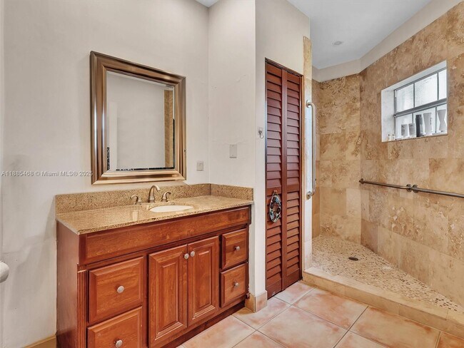 Building Photo - 6538 Via Regina