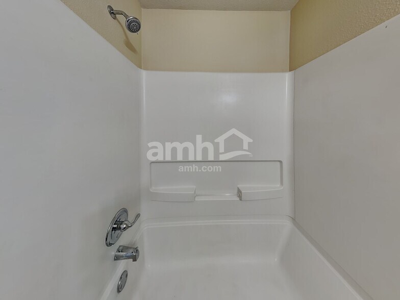 Building Photo - 8349 Sansa St