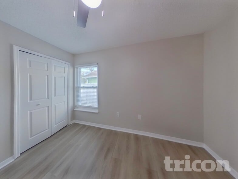 Building Photo - 250 Canterbury Ct