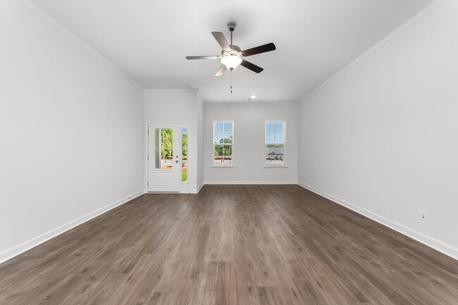 Building Photo - 833 Montclair Pt