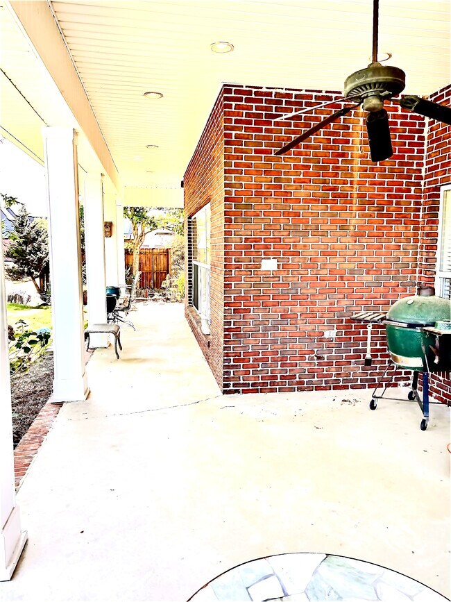 Exterior Grilling - 112 McGraph Cv