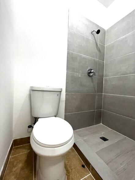 Building Photo - 1381 NW 56th St