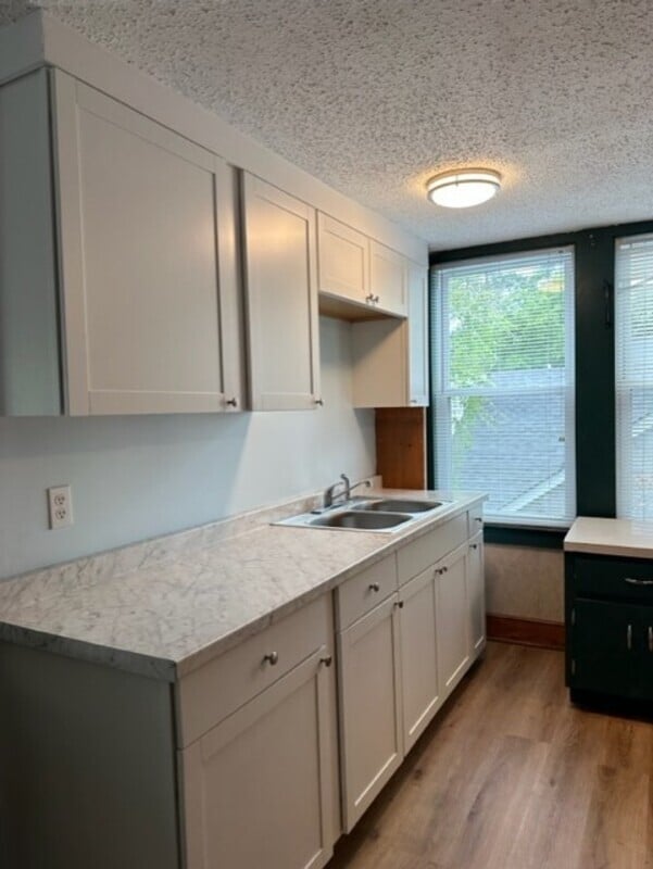 Building Photo - 705 1/2 Michaelmas Avenue - 1