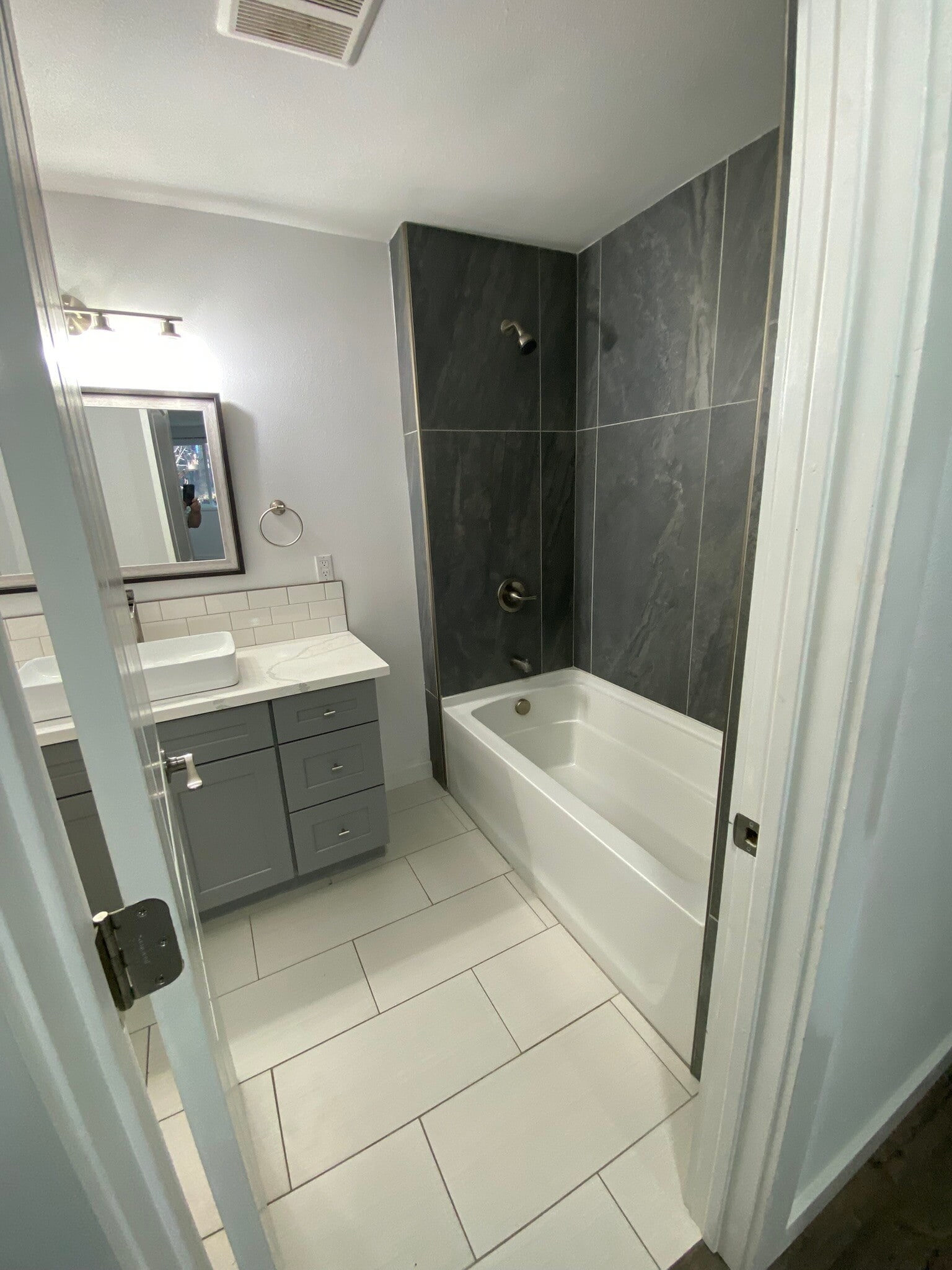 Tub/Shower - 69903 Ridling Rd