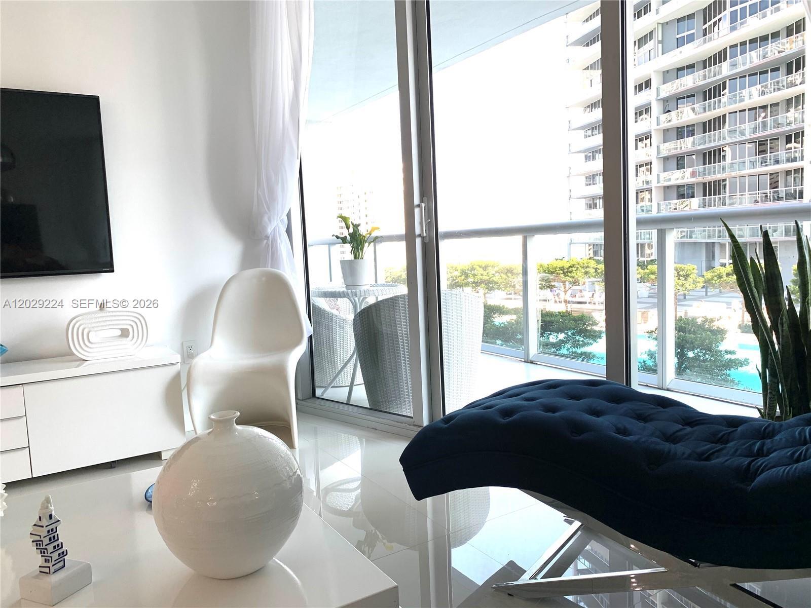 Building Photo - 475 Brickell Ave