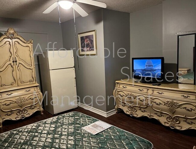 Building Photo - 160 Lamar St