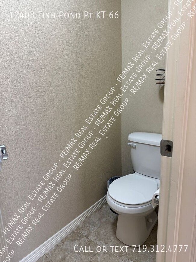 Building Photo - 12403 Fish Pond Point