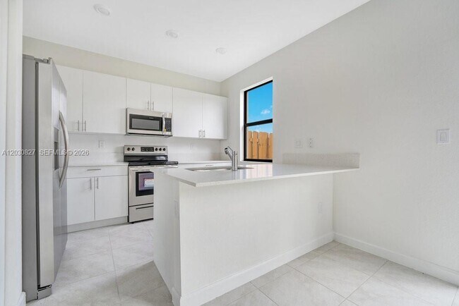 Building Photo - 23503 SW 129th Ave