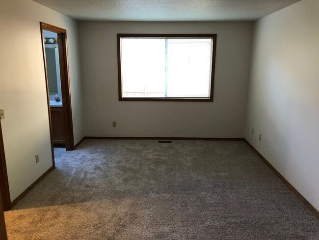 Building Photo - 3911 NW 166th Dr