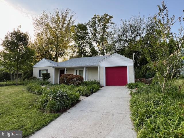 Building Photo - 3305 W Coquelin Terrace