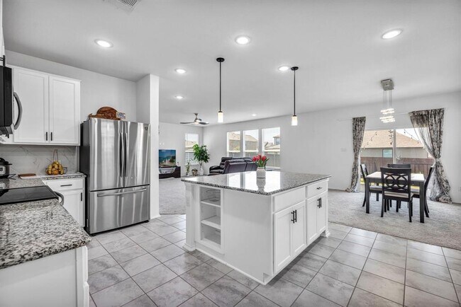 Building Photo - 232 Bougainvillea Lp
